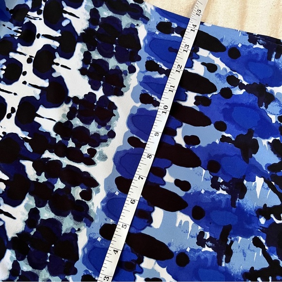 Joseph Ribkoff Abstract Print Stretch Knit Blue Black White Sheath Dress 8 - Picture 10 of 13